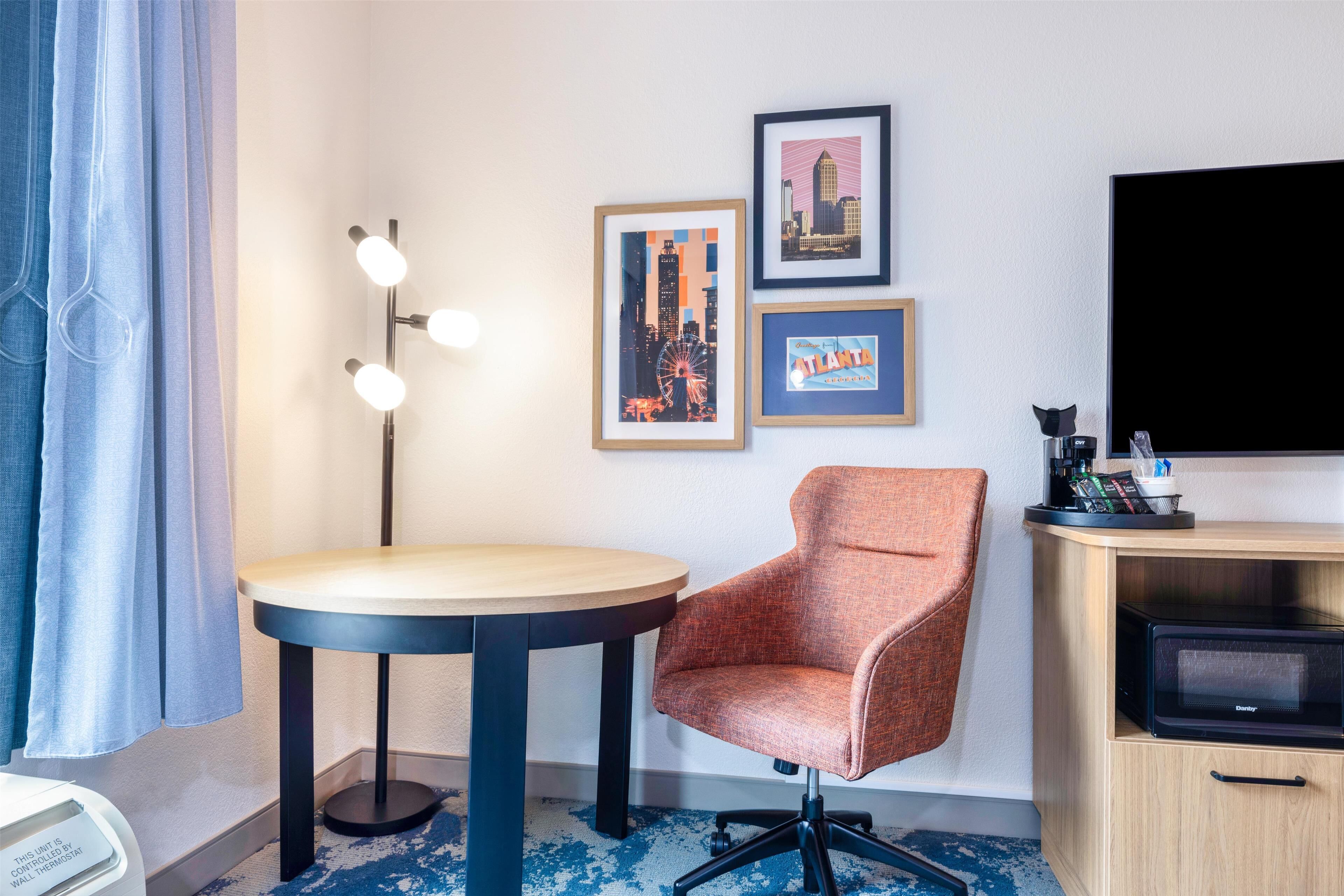 room, 1 king bed, non smoking, bathtub (mobility & hearing) | in-room safe, desk, blackout curtains, iron/ironing board