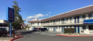 Exterior - Motel 6 Reno, NV - Livestock Events Center (Reno)