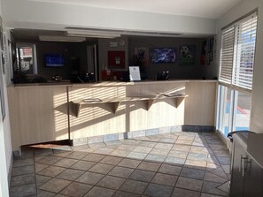 Lobby - Motel 6 Reno, NV - Livestock Events Center (Reno)