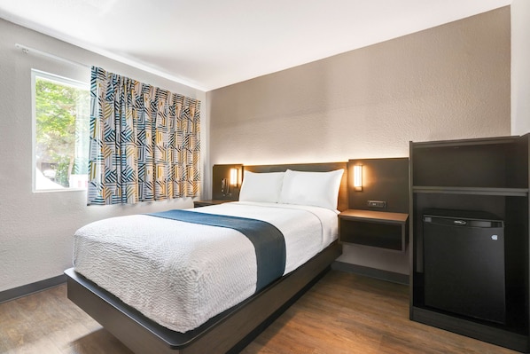 Chambre Deluxe, 1 lit double, accessible aux personnes à mobilité réduite, non-fumeurs | Wi-Fi gratuit, draps fournis