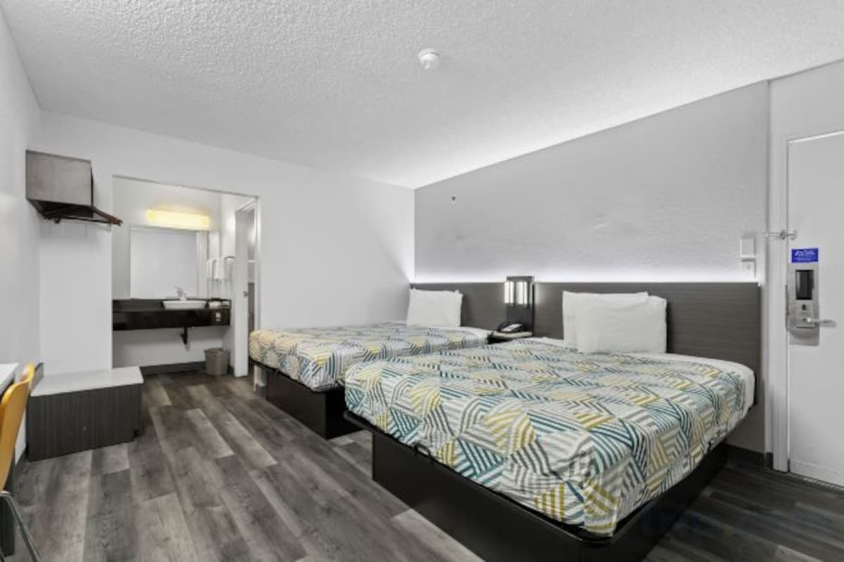 Room with 2 Full Beds and Mini Fridge