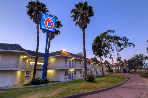 Exterior - Motel 6 San Diego, CA - North (San Diego)