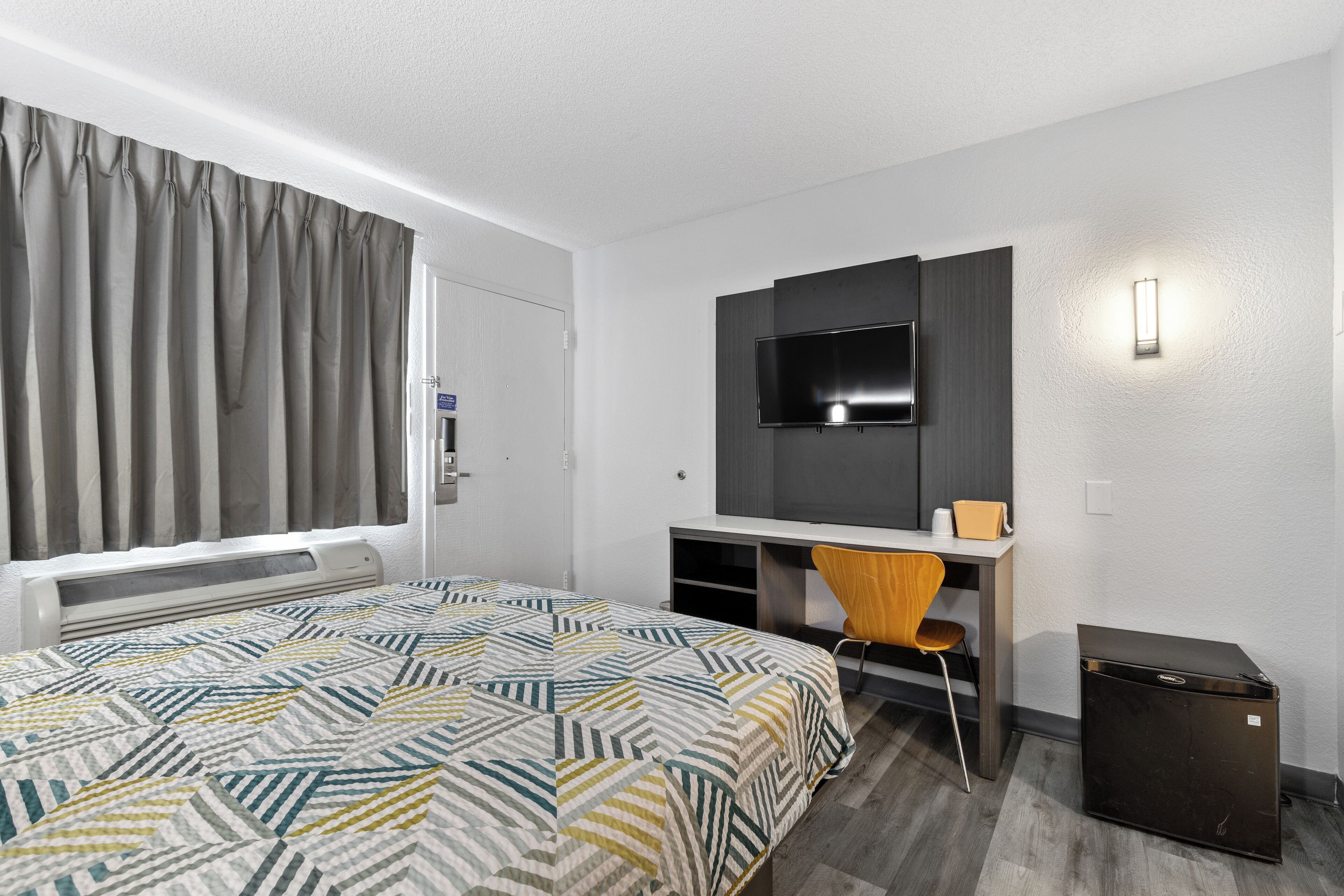 Photo - Motel 6-San Diego, CA - North