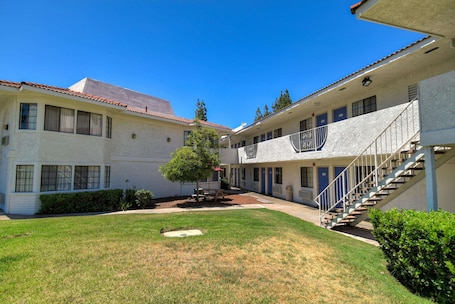 Áreas de la propiedad. Motel 6 San Dimas, CA - Los Angeles
