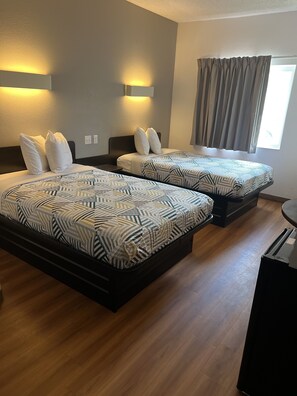 Free WiFi, bed sheets, alarm clocks - Motel 6 Orlando, FL - International Dr (Orlando)