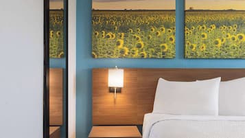 Room, 1 King Bed, Non Smoking (Efficiency) | WiFi, bed sheets