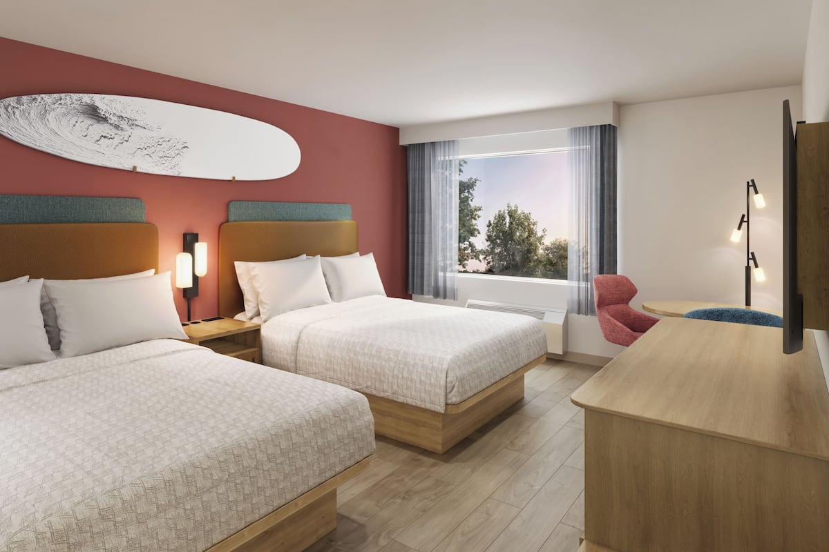 Escritorio, cortinas blackout, wifi gratis y ropa de cama
