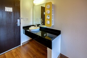 Ducha y bañera combinadas y toallas