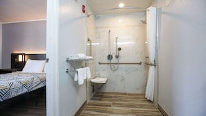 Handdukar, tvål och toalettpapper