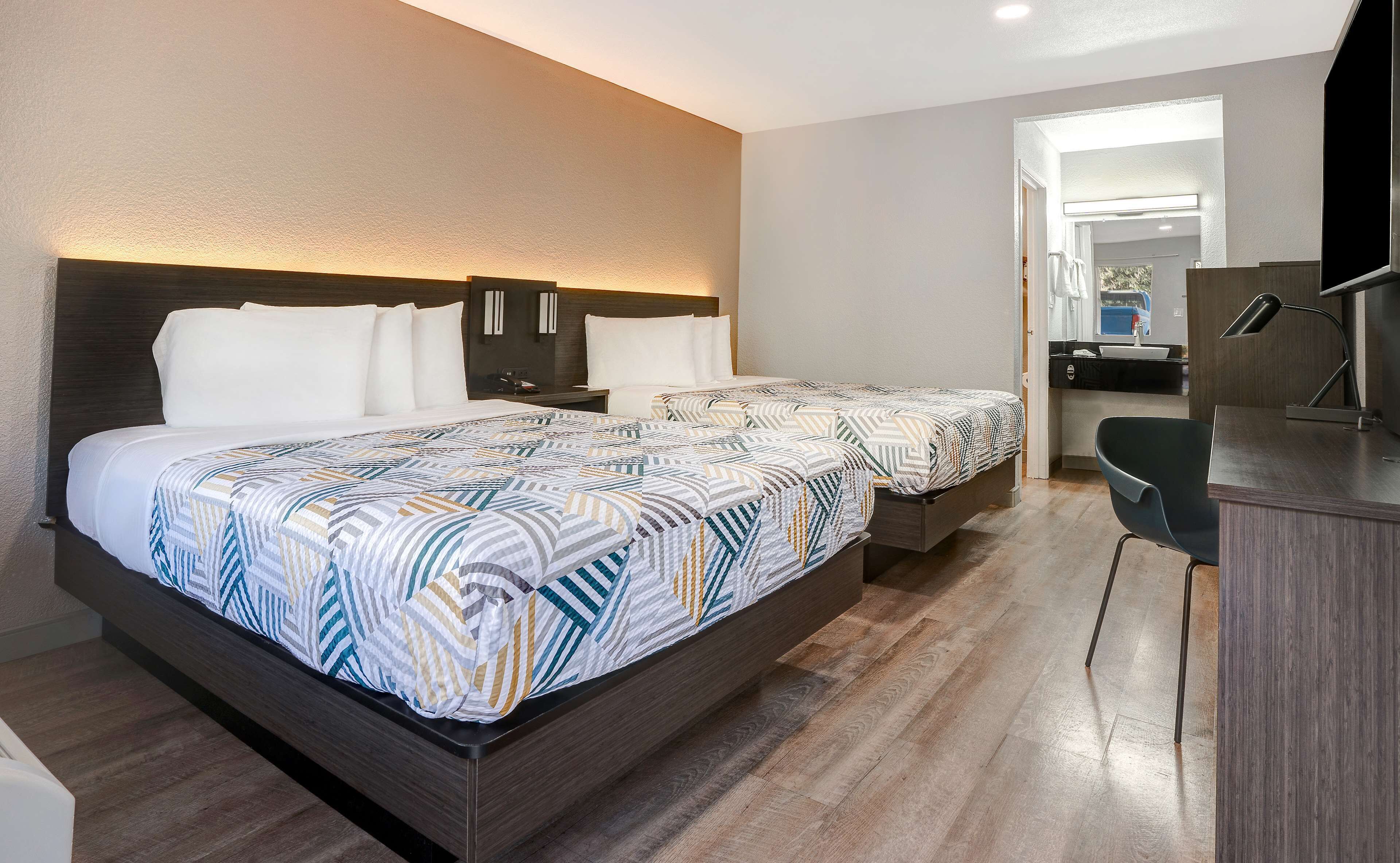 Desk, free WiFi, bed sheets