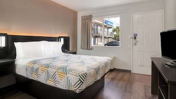 デスク、WiFi (無料)、ベッドシーツ