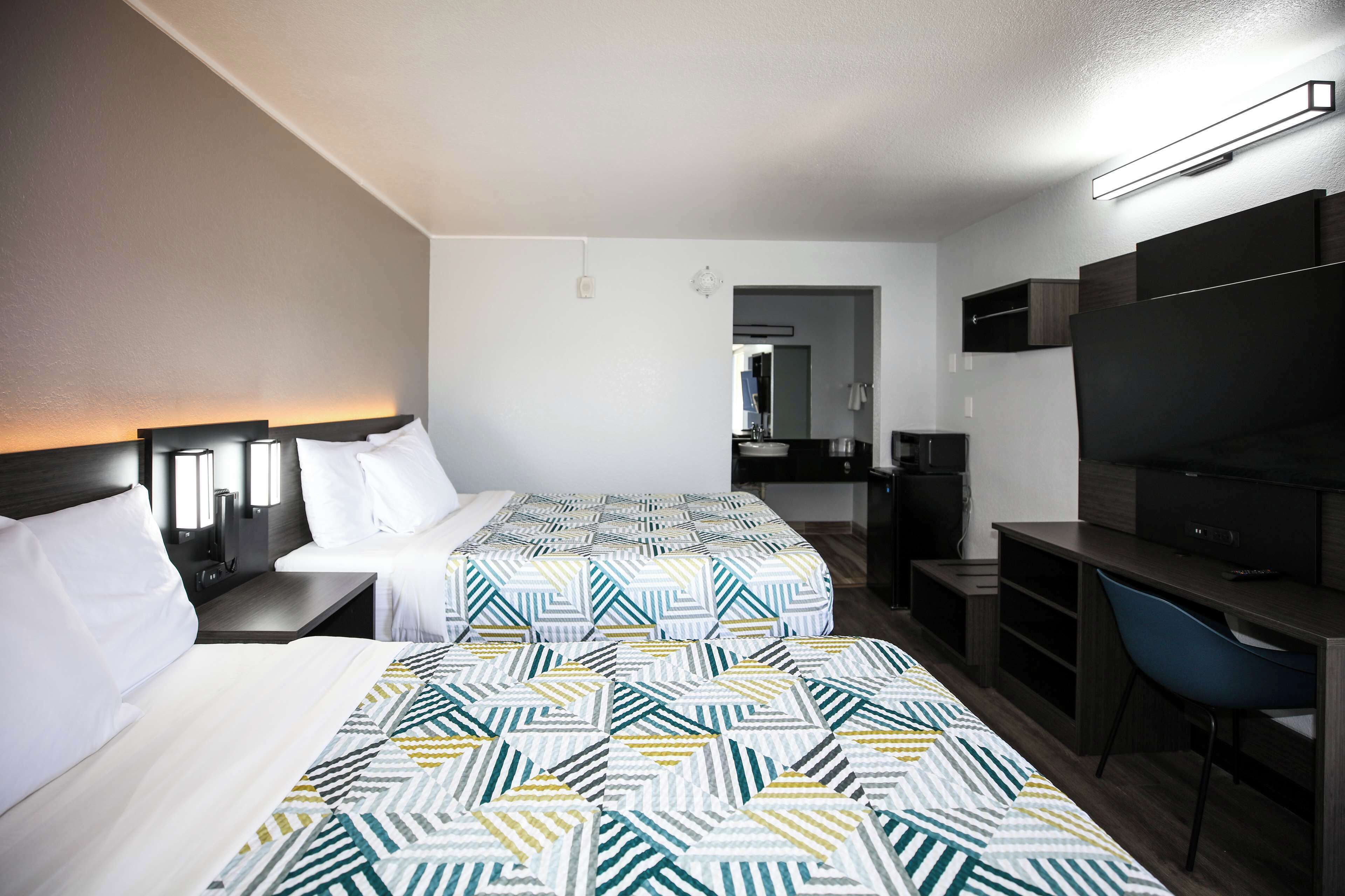 Desk, free WiFi, bed sheets