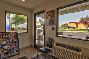 로비 좌석 공간