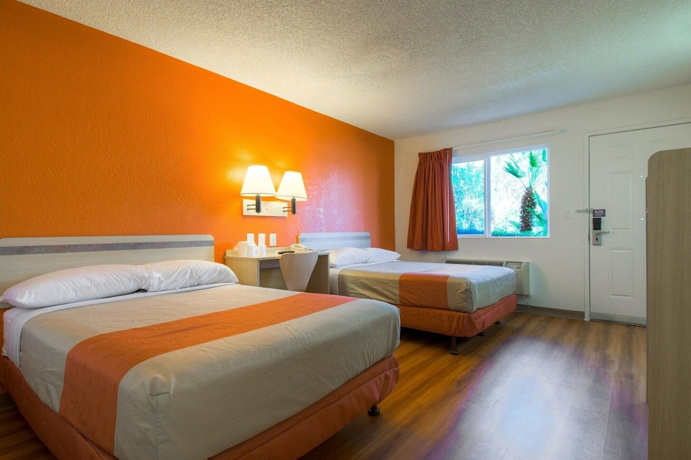 Motel 6 Rancho Mirage, CA - Palm Springs