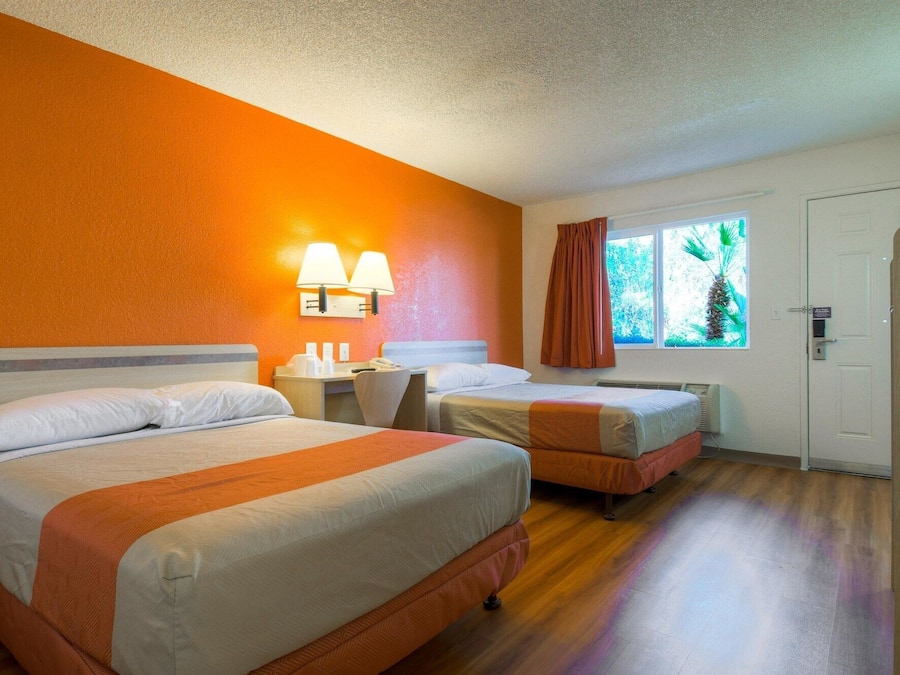 Blackout curtains, free WiFi, bed sheets