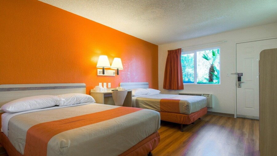 Motel 6 Rancho Mirage, CA - Palm Springs