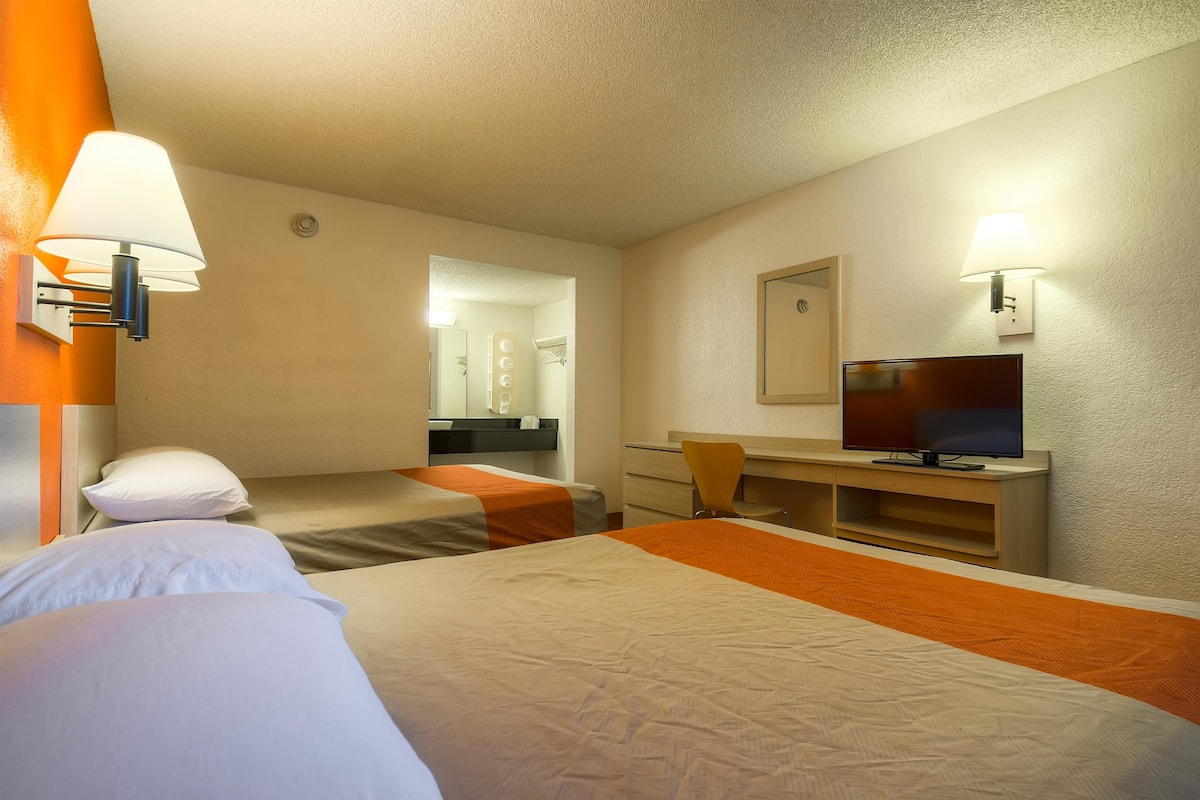 Cortinas blackout, Wi-Fi de cortesia, roupa de cama