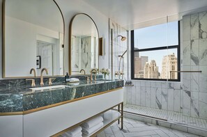 Designer toiletries, hair dryer, bathrobes, slippers - Pendry Chicago (Chicago)