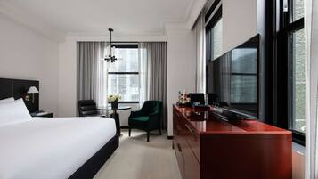 Room, 1 King Bed, Corner | Egyptian cotton sheets, premium bedding, down duvets, pillow-top beds