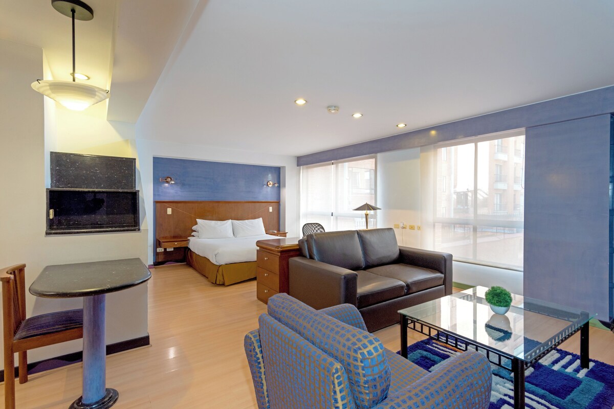 Living area | 32-inch LCD TV with cable channels, TV