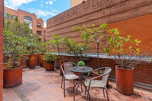 Habitación estándar, 1 cama de matrimonio | Terraza o patio