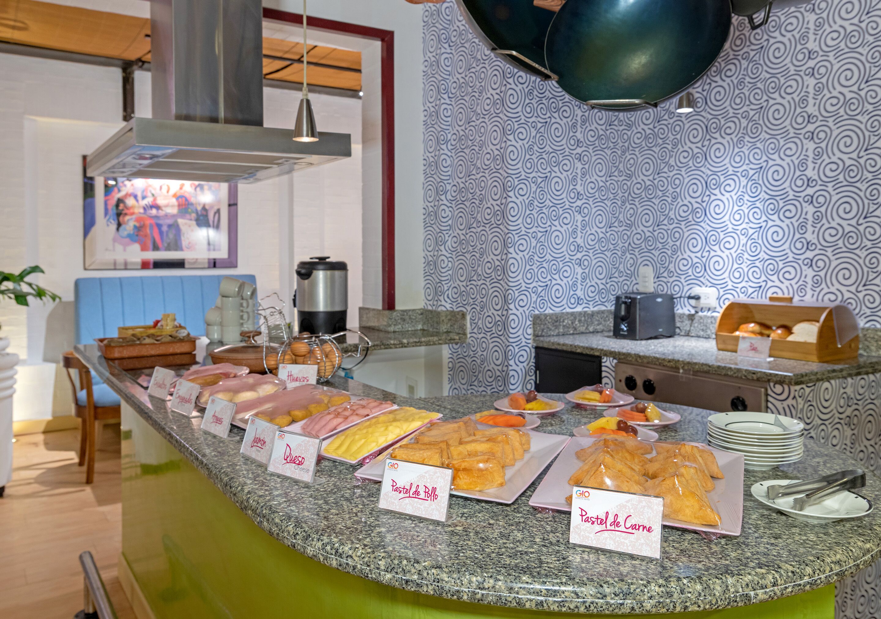 free daily continental breakfast