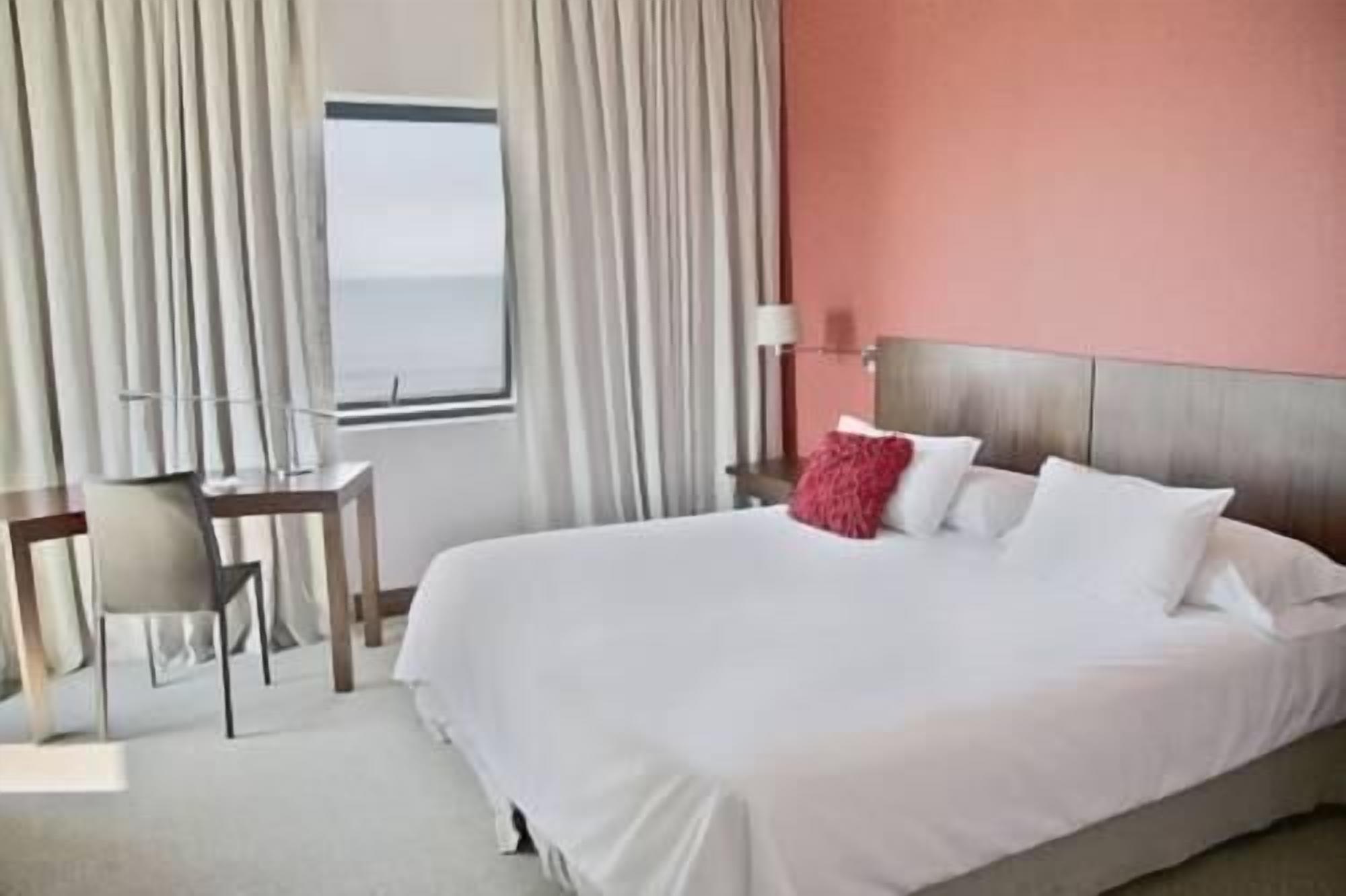 Minibar, in-room safe, desk, soundproofing