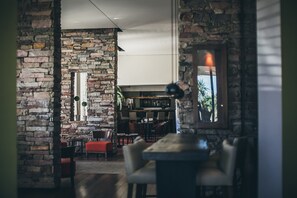 Lobby-Lounge