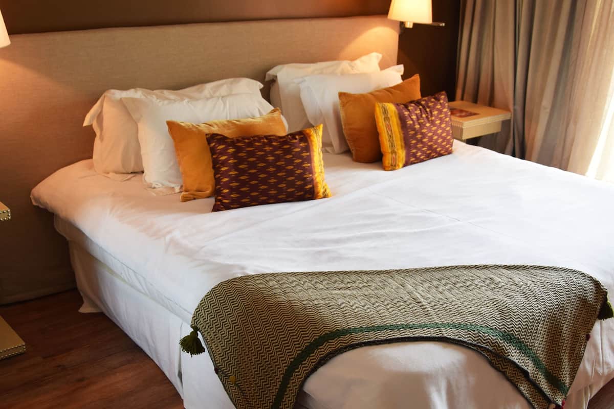 minibar, in-room safe, desk, soundproofing