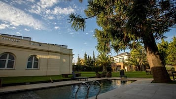 Indoor pool, outdoor pool