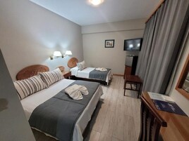 Minibar, két bảo mật tại phòng, truy cập Internet không dây miễn phí 