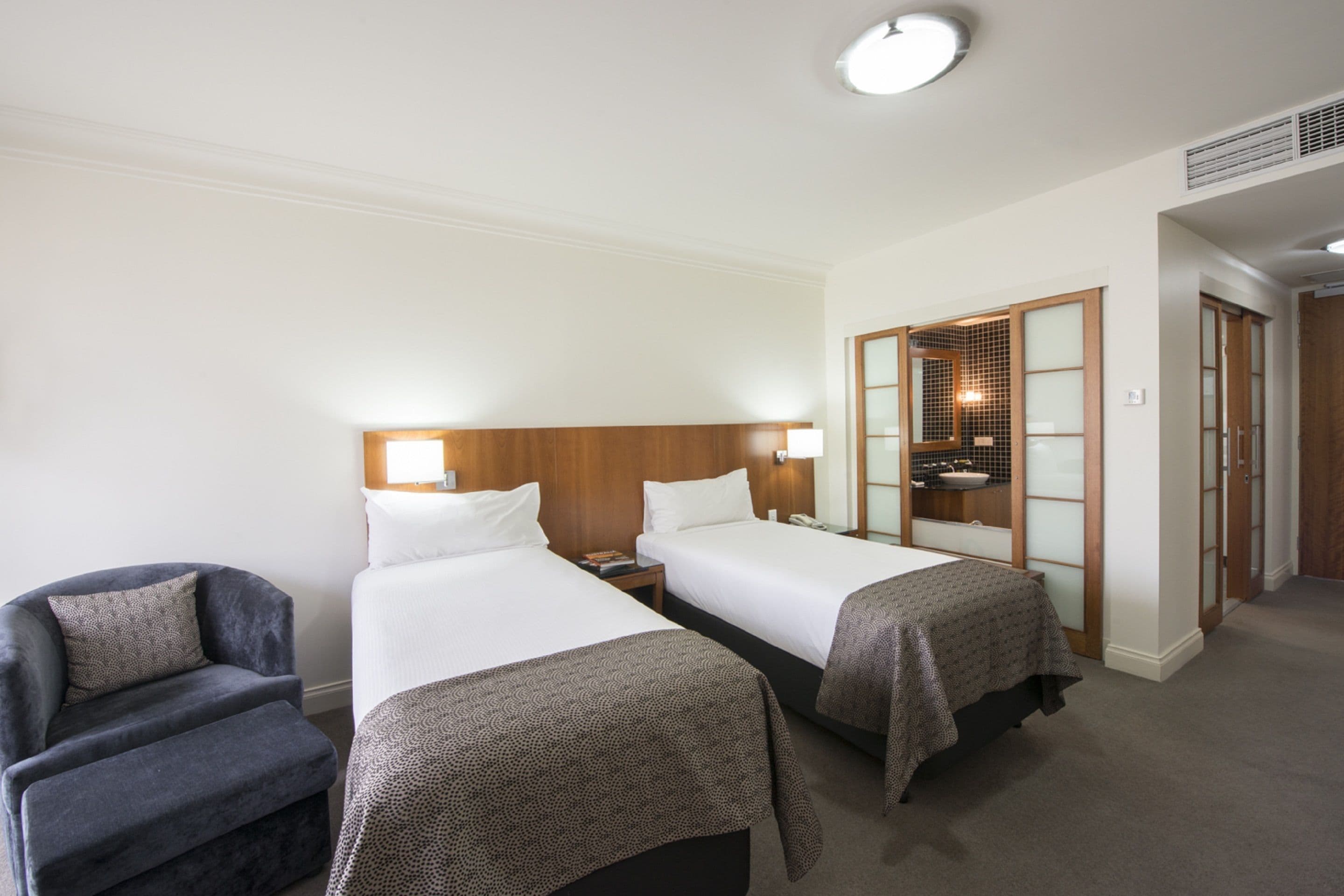 1 bedroom, down duvets, minibar, in-room safe