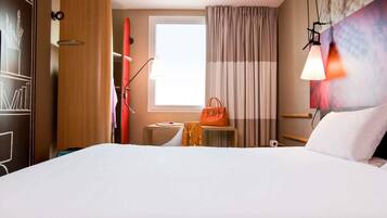Egyptian cotton sheets, premium bedding, pillowtop beds, blackout drapes