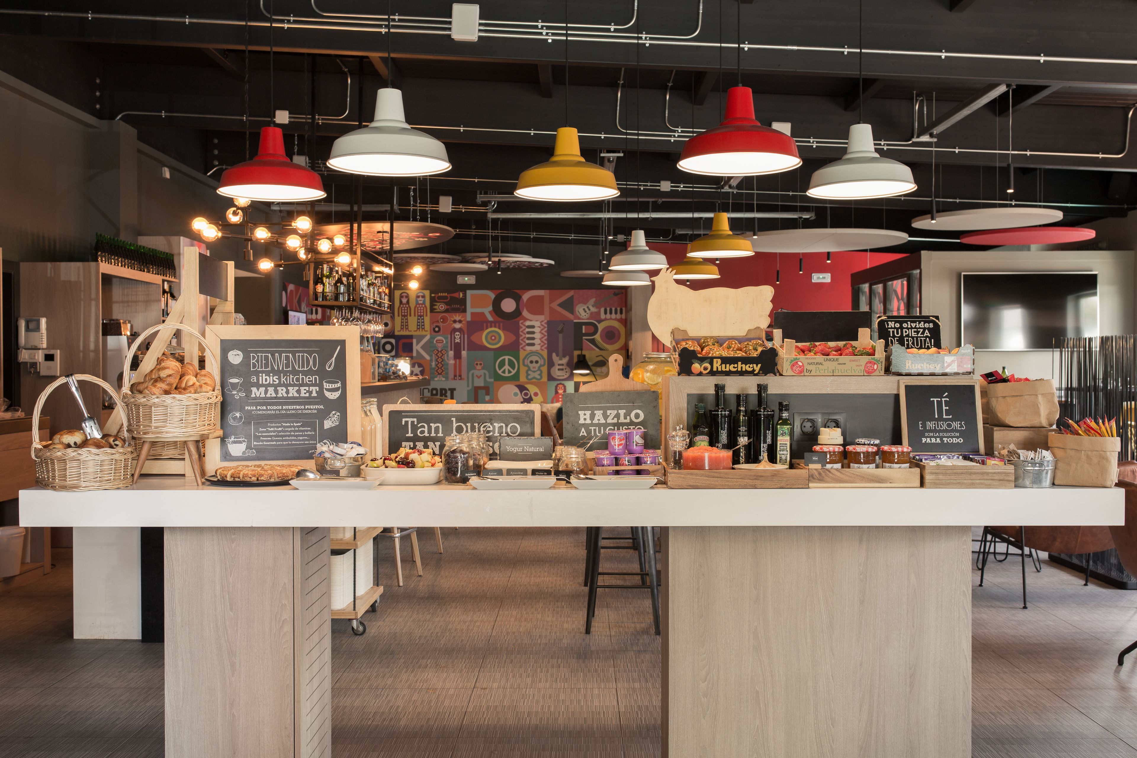 Daily buffet breakfast (EUR 10.20 per person)