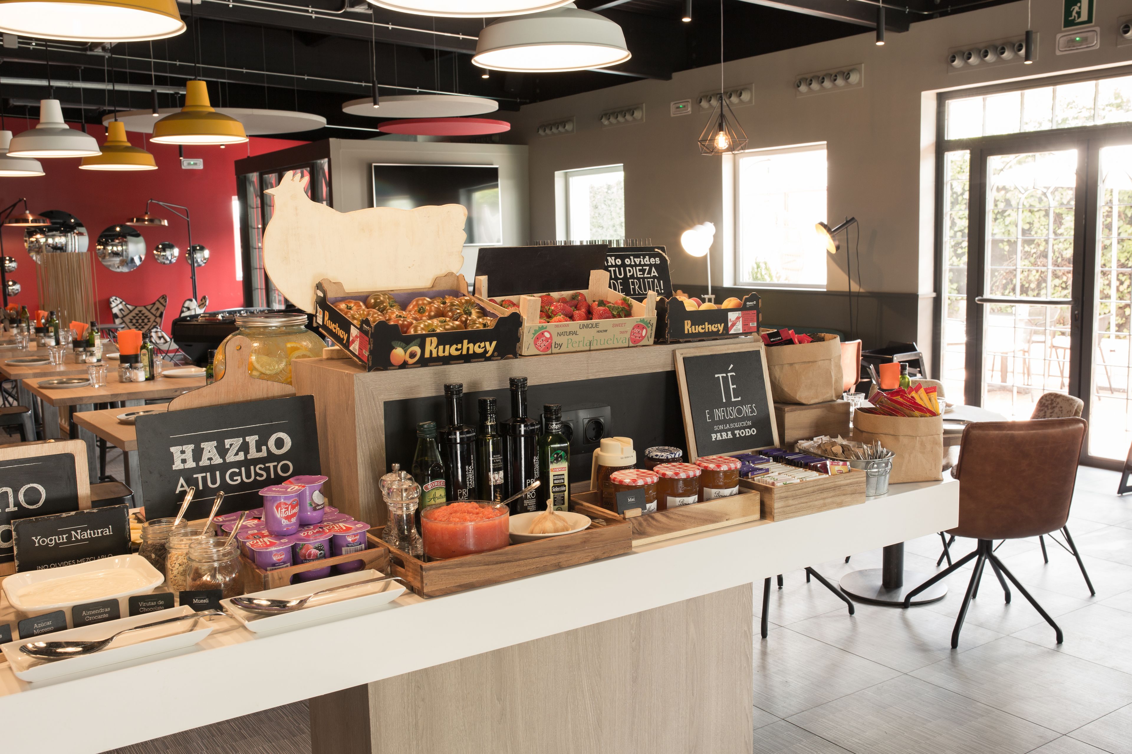Se ofrece un desayuno bufé todos los días (por un coste adicional)