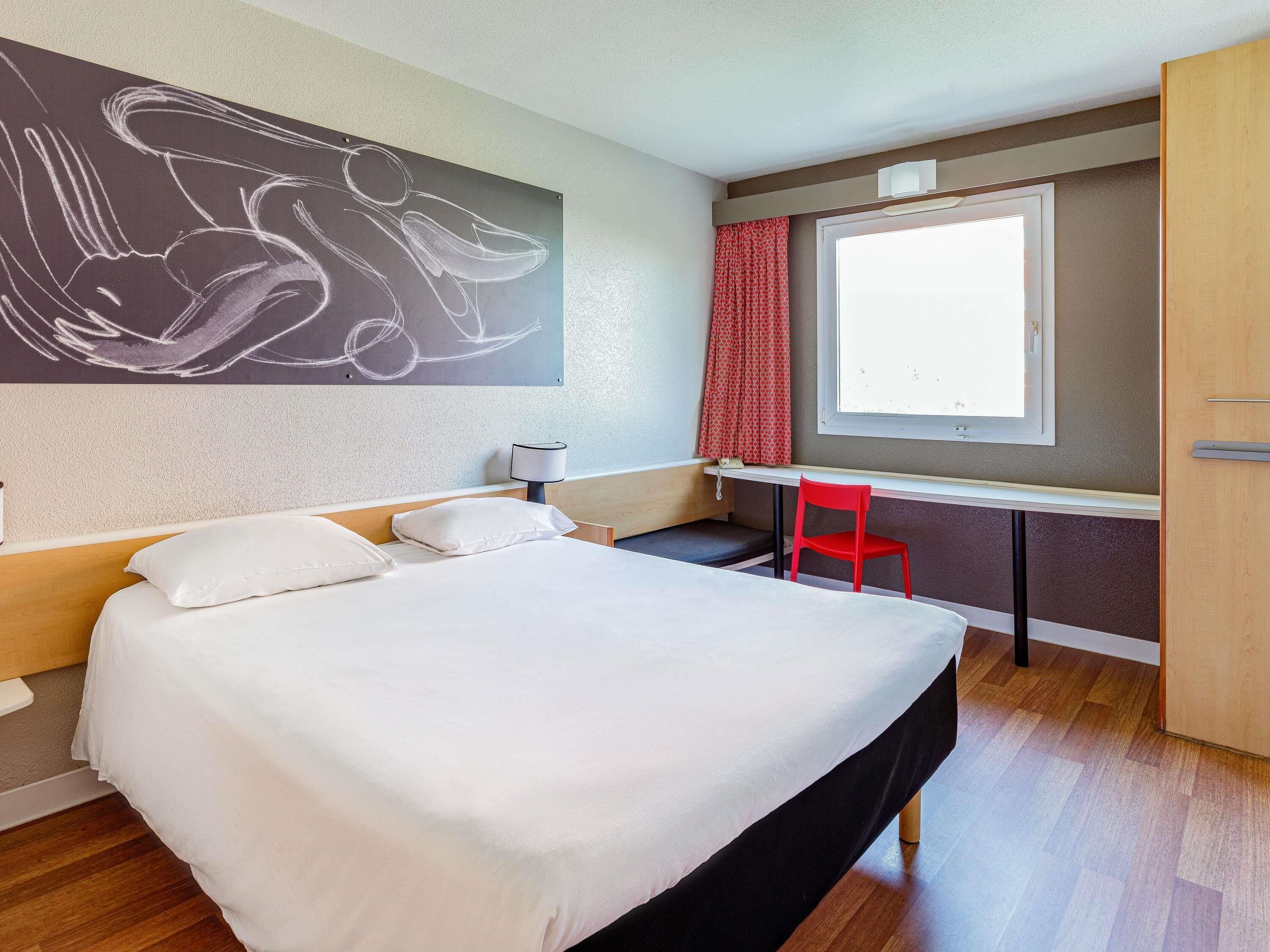 Premium bedding, desk, blackout curtains, soundproofing