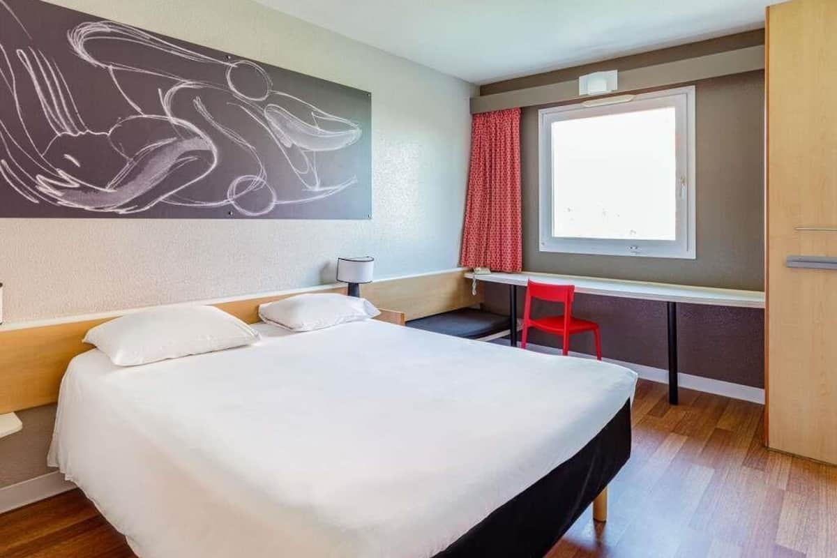 Standard Room, 1 Double Bed | Premium bedding, desk, blackout curtains, soundproofing