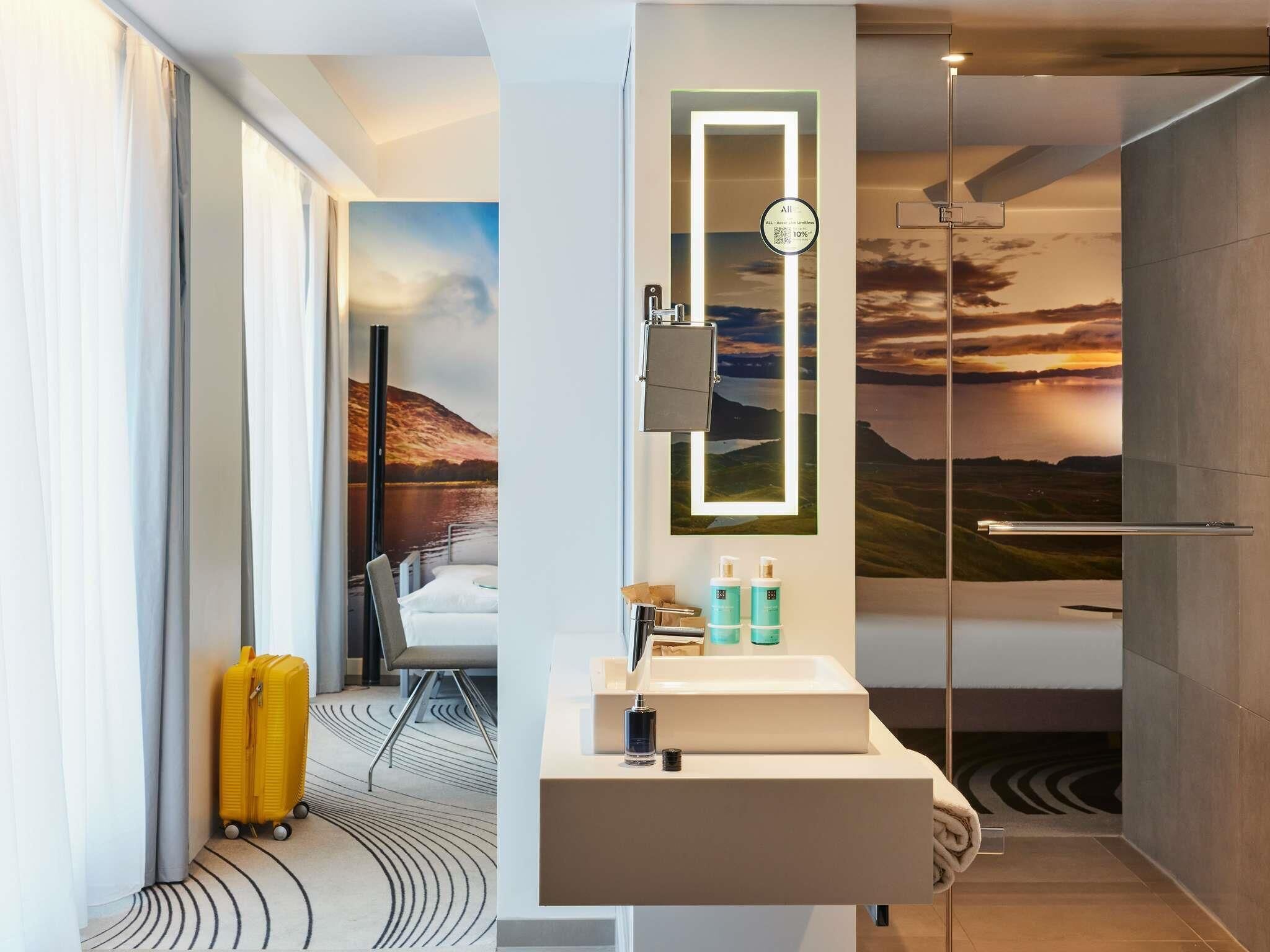 Suite, 1 Queen Bed | Hypo-allergenic bedding, minibar, in-room safe, desk