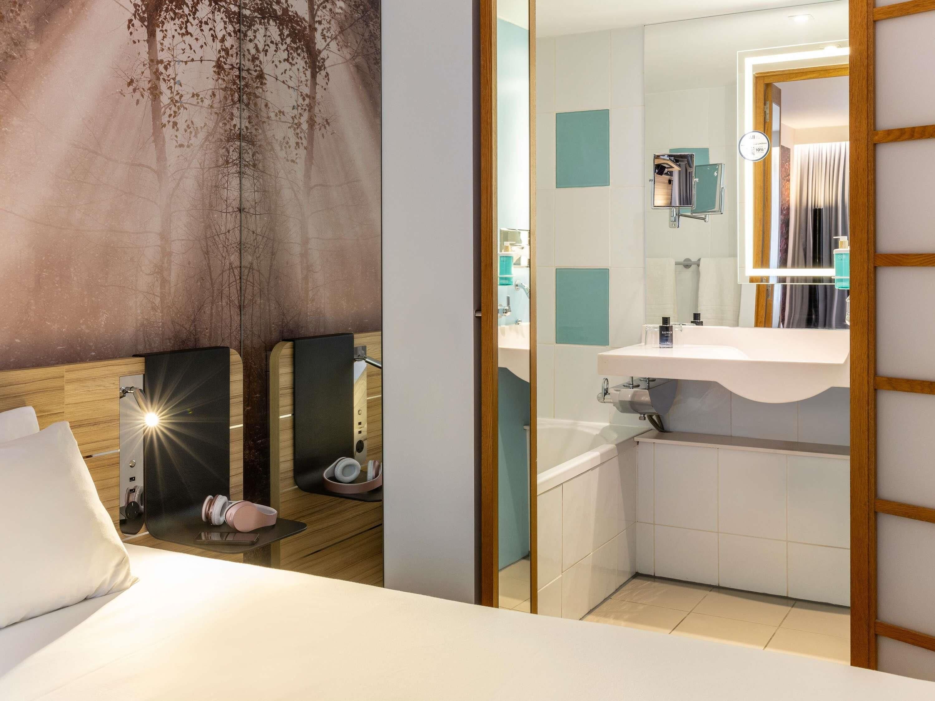 Ropa de cama hipoalergénica y minibar 