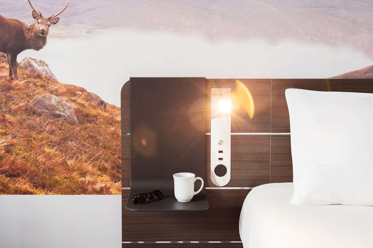 1 bedroom, hypo-allergenic bedding, minibar, in-room safe