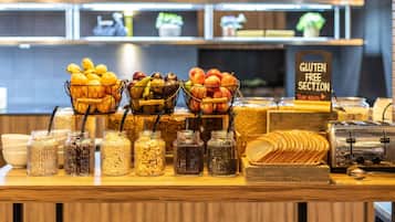 Se ofrece un desayuno completo todos los días (por un coste adicional)
