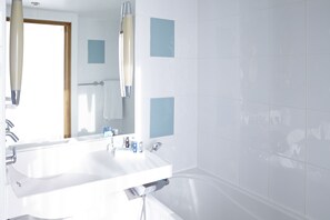 Standard Room, 1 Double Bed with Sofa bed | Bathroom | Shower, eco-friendly toiletries, hair dryer, towels