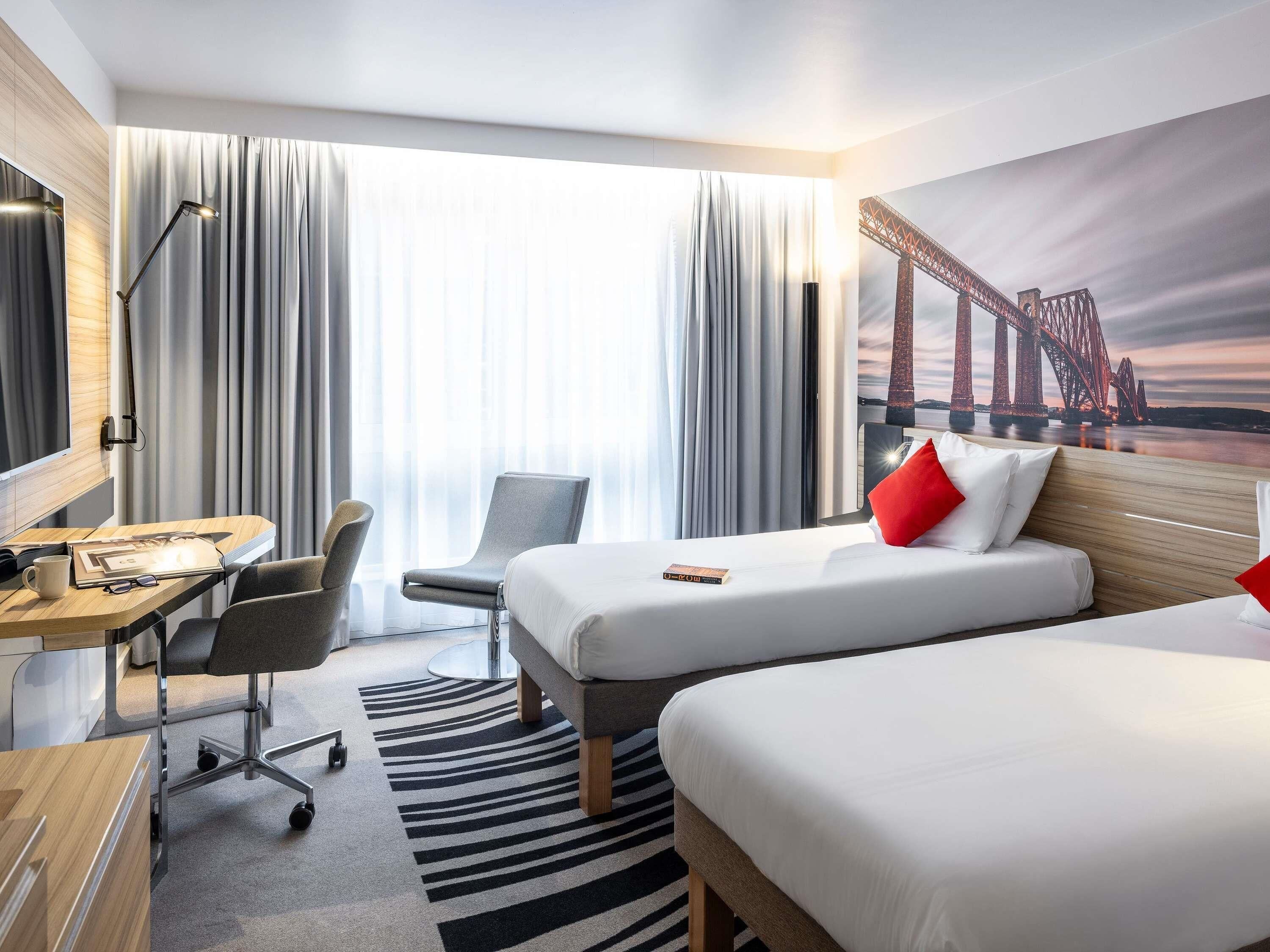 Standard Room, 2 Twin Beds | Hypo-allergenic bedding, minibar, in-room safe, desk