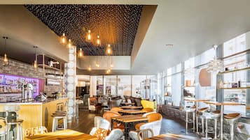 بار (في المنشاة)