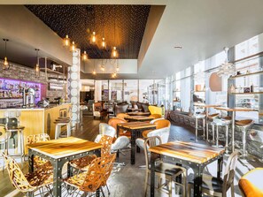 Bar (on property) - Novotel Edinburgh Centre (Edinburgh)