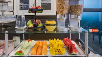 Free daily buffet breakfast