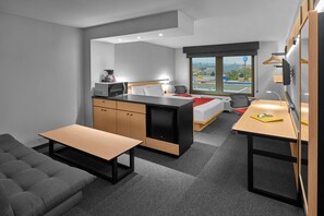 Suite, 1 Queen Bed with Sofa bed | Free WiFi, bed sheets