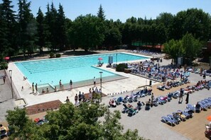 Piscina interna, piscina externa