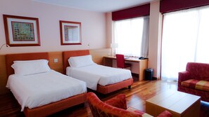 1 Schlafzimmer, Zimmersafe, Schreibtisch, schallisolierte Zimmer