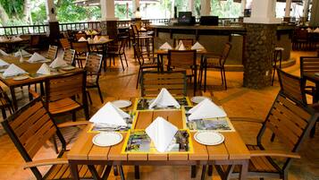 Breakfast, lunch, dinner served; garden views